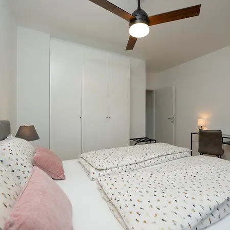 Center With Private Garage Apartamento