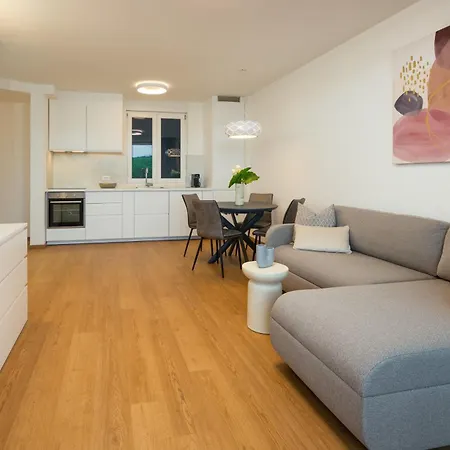 Center With Garage Parking Apartment Pula