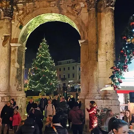 Center With Private Garage Daire *