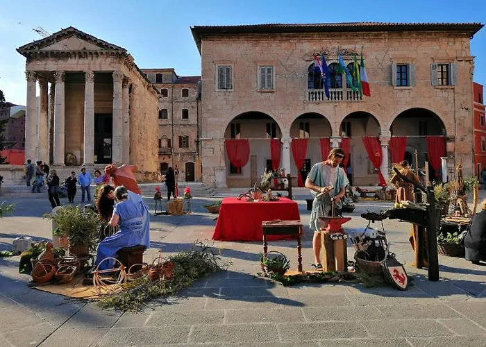 شقة Center With Private Garage بولا