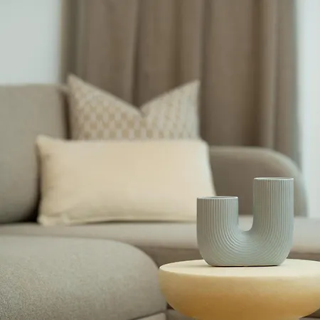 Lägenhet Center With Private Garage